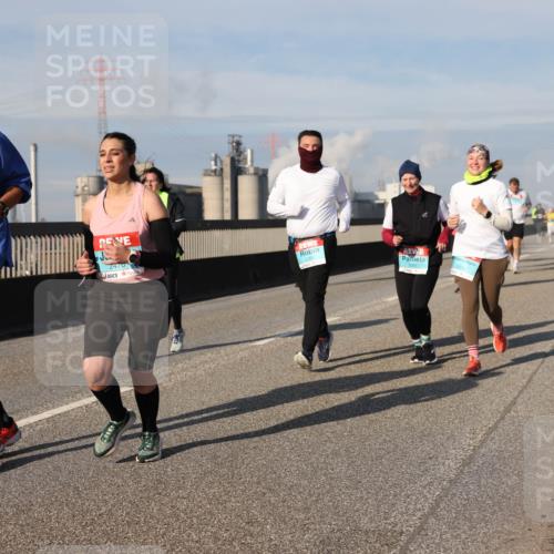 03.10.2025 - Köhlbrandbrückenlauf Lena Gebhardt http://msf.ph/oto/9096514 03.10.2025 10:10:01 Position 2 2184, 2470, 3000 meine-sportfotos.de