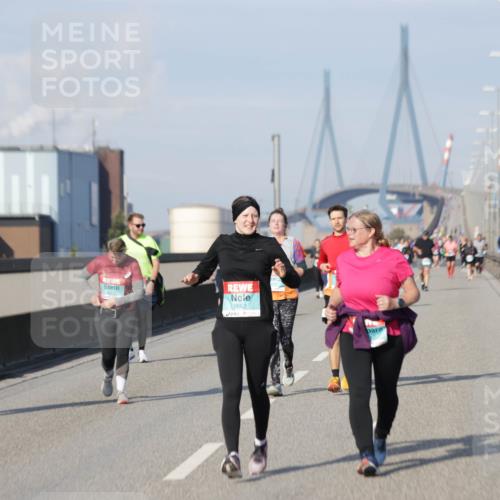03.10.2025 - Köhlbrandbrückenlauf Jannik Wohlers http://msf.ph/oto/9096530 03.10.2025 10:17:18 Position 3 2662 meine-sportfotos.de
