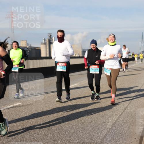 03.10.2025 - Köhlbrandbrückenlauf Lena Gebhardt http://msf.ph/oto/9096534 03.10.2025 10:10:01 Position 2 2470, 2999, 3000 meine-sportfotos.de