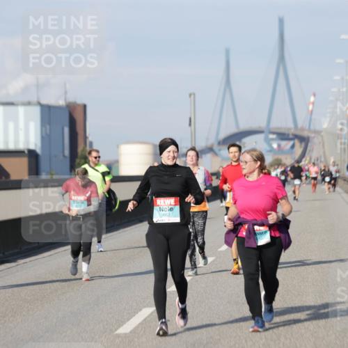 03.10.2025 - Köhlbrandbrückenlauf Jannik Wohlers http://msf.ph/oto/9096538 03.10.2025 10:17:18 Position 3 2662, 40 meine-sportfotos.de