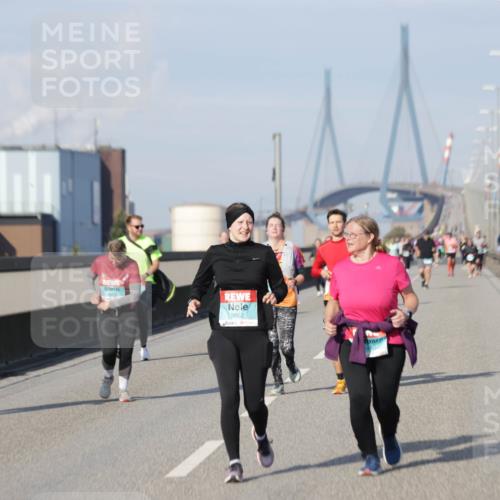 03.10.2025 - Köhlbrandbrückenlauf Jannik Wohlers http://msf.ph/oto/9096542 03.10.2025 10:17:18 Position 3 2662 meine-sportfotos.de