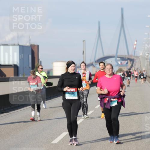 03.10.2025 - Köhlbrandbrückenlauf Jannik Wohlers http://msf.ph/oto/9096562 03.10.2025 10:17:18 Position 3 2662 meine-sportfotos.de