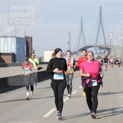 03.10.2025 - Köhlbrandbrückenlauf Jannik Wohlers http://msf.ph/oto/9096568 03.10.2025 10:17:18 Position 3 2662 meine-sportfotos.de