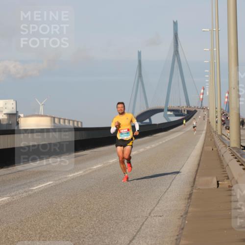 03.10.2025 - Köhlbrandbrückenlauf Lena Gebhardt http://msf.ph/oto/9096572 03.10.2025 09:33:14 Position 2  meine-sportfotos.de