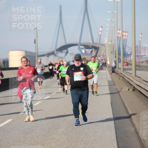 03.10.2025 - Köhlbrandbrückenlauf Jannik Wohlers http://msf.ph/oto/9096582 03.10.2025 10:14:57 Position 3 2475 meine-sportfotos.de