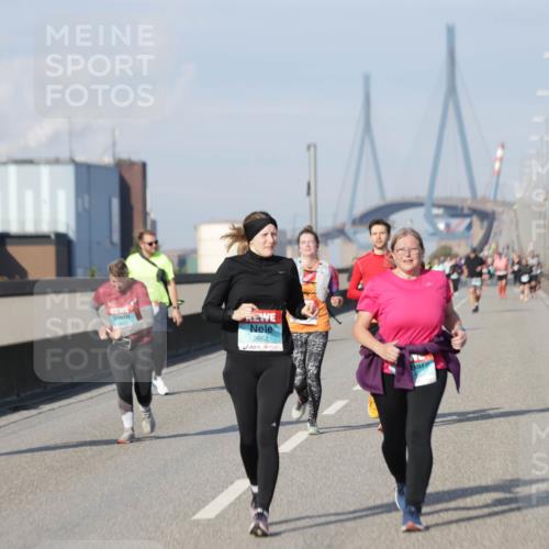 03.10.2025 - Köhlbrandbrückenlauf Jannik Wohlers http://msf.ph/oto/9096584 03.10.2025 10:17:18 Position 3 337, 2662 meine-sportfotos.de