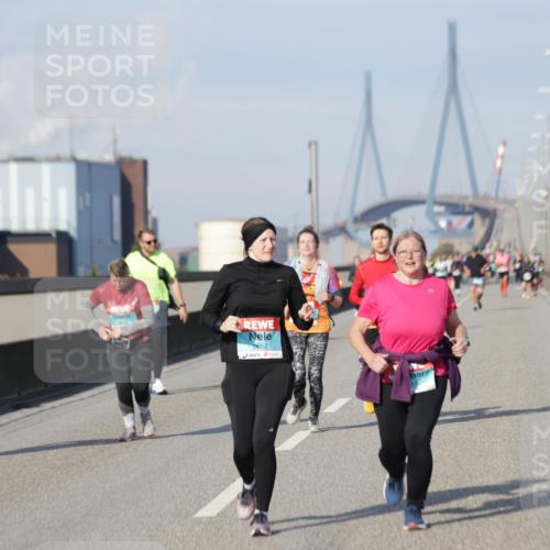 03.10.2025 - Köhlbrandbrückenlauf Jannik Wohlers http://msf.ph/oto/9096588 03.10.2025 10:17:18 Position 3 2662, 440 meine-sportfotos.de