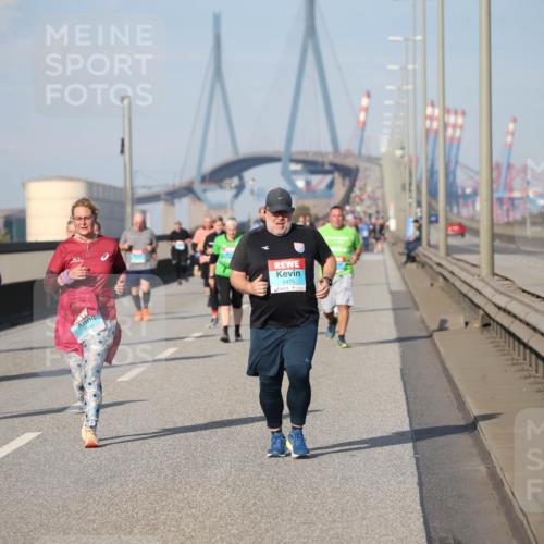 03.10.2025 - Köhlbrandbrückenlauf Jannik Wohlers http://msf.ph/oto/9096597 03.10.2025 10:14:57 Position 3 2475 meine-sportfotos.de