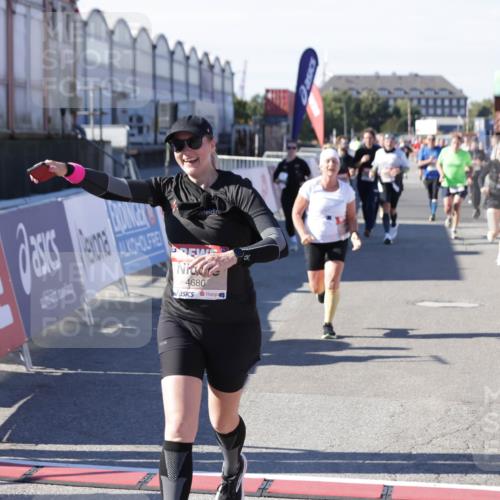 03.10.2025 - Köhlbrandbrückenlauf Jannik Wohlers http://msf.ph/oto/9096618 03.10.2025 13:21:06 Ziel 4393, 4680, 4749, 5130, 5156, 5169, 5265, 5363, 5377, 5501, 5618, 5746, 5878, 5882, 5883, 6282, 6296, 6645, 6646, 6648, 6650, 6756, 6780 meine-sportfotos.de