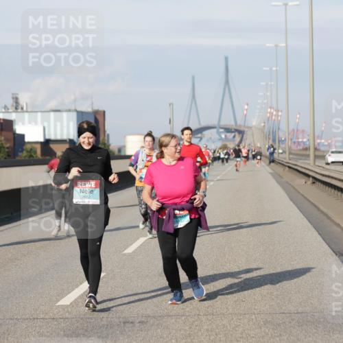 03.10.2025 - Köhlbrandbrückenlauf Jannik Wohlers http://msf.ph/oto/9096645 03.10.2025 10:17:20 Position 3 2662, 6440 meine-sportfotos.de