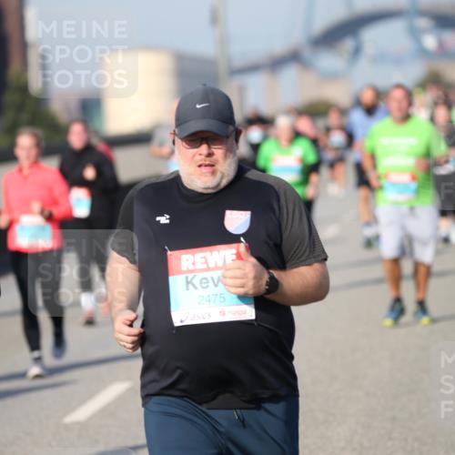 03.10.2025 - Köhlbrandbrückenlauf Jannik Wohlers http://msf.ph/oto/9096650 03.10.2025 10:15:02 Position 3 1988, 2475 meine-sportfotos.de