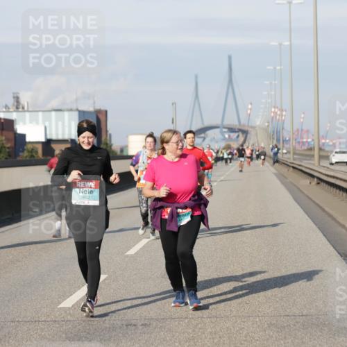 03.10.2025 - Köhlbrandbrückenlauf Jannik Wohlers http://msf.ph/oto/9096652 03.10.2025 10:17:21 Position 3 2662, 440 meine-sportfotos.de