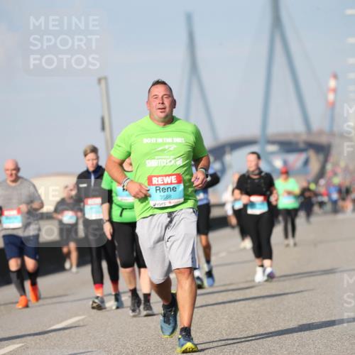 03.10.2025 - Köhlbrandbrückenlauf Jannik Wohlers http://msf.ph/oto/9096664 03.10.2025 10:15:05 Position 3 3588 meine-sportfotos.de