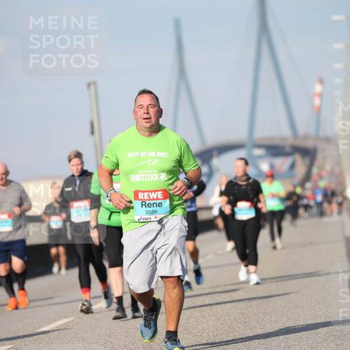 03.10.2025 - Köhlbrandbrückenlauf Jannik Wohlers http://msf.ph/oto/9096667 03.10.2025 10:15:05 Position 3 3588 meine-sportfotos.de