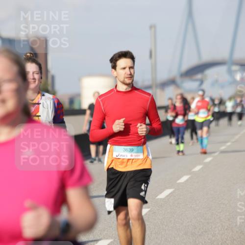 03.10.2025 - Köhlbrandbrückenlauf Jannik Wohlers http://msf.ph/oto/9096671 03.10.2025 10:17:22 Position 3 3639 meine-sportfotos.de