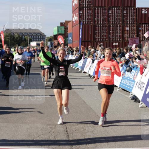 03.10.2025 - Köhlbrandbrückenlauf Jannik Wohlers http://msf.ph/oto/9096674 03.10.2025 13:21:08 Ziel 4393, 4680, 4749, 4846, 5156, 5265, 5363, 5377, 5450, 5618, 5746, 5878, 5882, 5883, 6262, 6282, 6296, 6602, 6645, 6646, 6648, 6650, 6756 meine-sportfotos.de