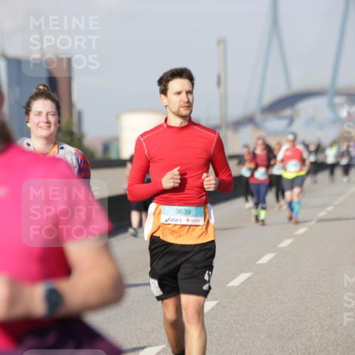 03.10.2025 - Köhlbrandbrückenlauf Jannik Wohlers http://msf.ph/oto/9096682 03.10.2025 10:17:23 Position 3 3639 meine-sportfotos.de