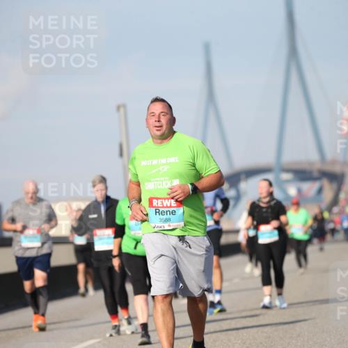 03.10.2025 - Köhlbrandbrückenlauf Jannik Wohlers http://msf.ph/oto/9096683 03.10.2025 10:15:05 Position 3 3588 meine-sportfotos.de