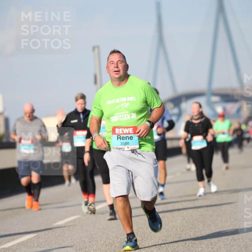 03.10.2025 - Köhlbrandbrückenlauf Jannik Wohlers http://msf.ph/oto/9096695 03.10.2025 10:15:06 Position 3 3588 meine-sportfotos.de