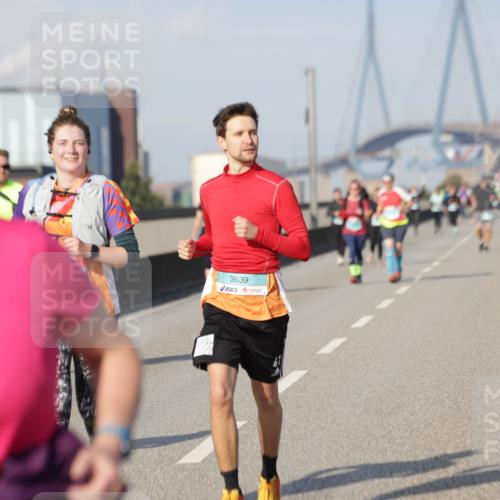 03.10.2025 - Köhlbrandbrückenlauf Jannik Wohlers http://msf.ph/oto/9096702 03.10.2025 10:17:23 Position 3 3639 meine-sportfotos.de