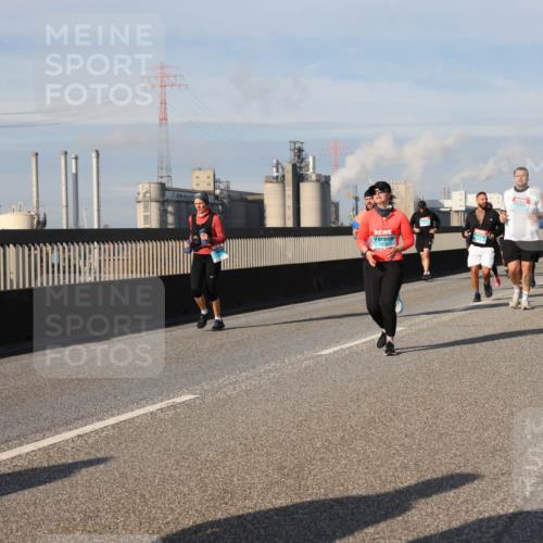 03.10.2025 - Köhlbrandbrückenlauf Lena Gebhardt http://msf.ph/oto/9096703 03.10.2025 10:10:04 Position 2  meine-sportfotos.de