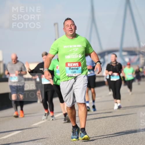03.10.2025 - Köhlbrandbrückenlauf Jannik Wohlers http://msf.ph/oto/9096711 03.10.2025 10:15:06 Position 3 3588 meine-sportfotos.de