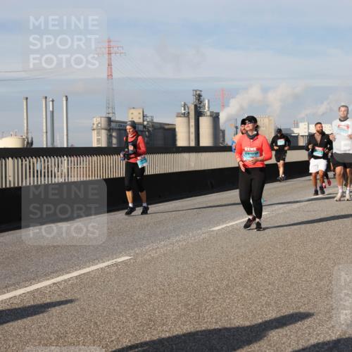 03.10.2025 - Köhlbrandbrückenlauf Lena Gebhardt http://msf.ph/oto/9096715 03.10.2025 10:10:04 Position 2  meine-sportfotos.de