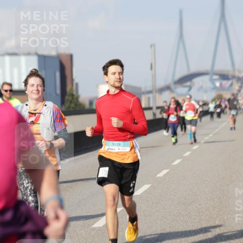 03.10.2025 - Köhlbrandbrückenlauf Jannik Wohlers http://msf.ph/oto/9096720 03.10.2025 10:17:23 Position 3 3639 meine-sportfotos.de
