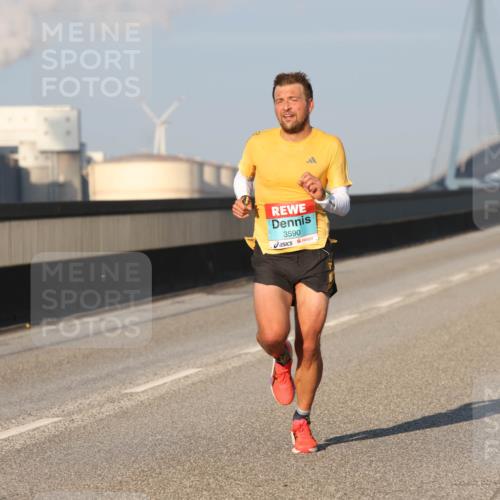 03.10.2025 - Köhlbrandbrückenlauf Lena Gebhardt http://msf.ph/oto/9096725 03.10.2025 09:33:16 Position 2 3590 meine-sportfotos.de