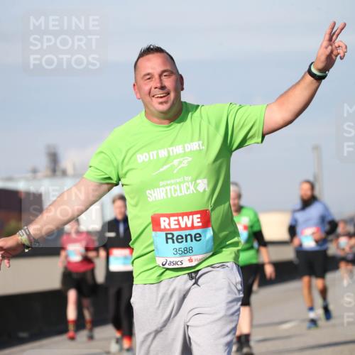 03.10.2025 - Köhlbrandbrückenlauf Jannik Wohlers http://msf.ph/oto/9096732 03.10.2025 10:15:09 Position 3 3588 meine-sportfotos.de