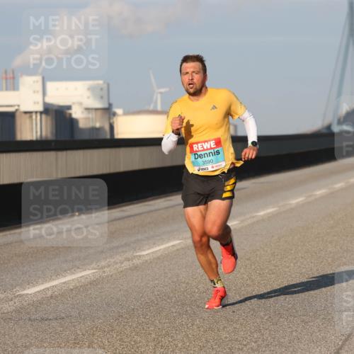 03.10.2025 - Köhlbrandbrückenlauf Lena Gebhardt http://msf.ph/oto/9096738 03.10.2025 09:33:16 Position 2 3590 meine-sportfotos.de