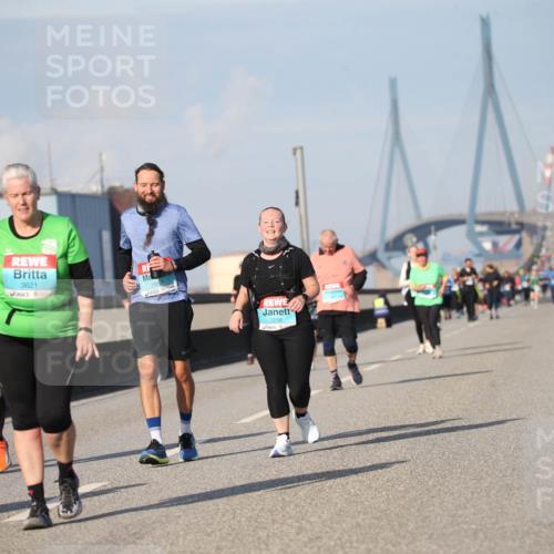 03.10.2025 - Köhlbrandbrückenlauf Jannik Wohlers http://msf.ph/oto/9096741 03.10.2025 10:15:12 Position 3 2513, 3621, 195, 2238 meine-sportfotos.de