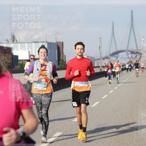03.10.2025 - Köhlbrandbrückenlauf Jannik Wohlers http://msf.ph/oto/9096746 03.10.2025 10:17:23 Position 3 3637, 3639 meine-sportfotos.de