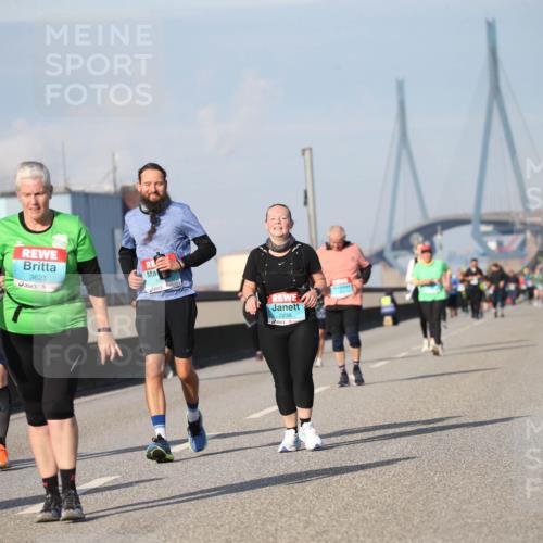 03.10.2025 - Köhlbrandbrückenlauf Jannik Wohlers http://msf.ph/oto/9096748 03.10.2025 10:15:12 Position 3 25, 3621, 2238 meine-sportfotos.de