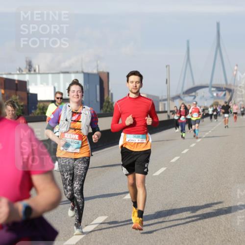 03.10.2025 - Köhlbrandbrückenlauf Jannik Wohlers http://msf.ph/oto/9096751 03.10.2025 10:17:23 Position 3 3637, 3639 meine-sportfotos.de