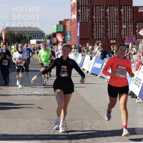 03.10.2025 - Köhlbrandbrückenlauf Jannik Wohlers http://msf.ph/oto/9096763 03.10.2025 13:21:08 Ziel 4393, 4680, 4749, 4846, 5156, 5265, 5363, 5377, 5450, 5618, 5746, 5878, 5882, 5883, 6262, 6282, 6296, 6602, 6645, 6646, 6648, 6650, 6756 meine-sportfotos.de