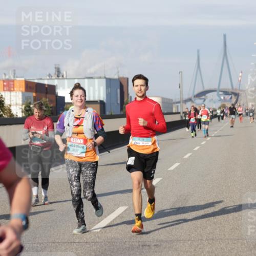 03.10.2025 - Köhlbrandbrückenlauf Jannik Wohlers http://msf.ph/oto/9096783 03.10.2025 10:17:24 Position 3 3637, 3639 meine-sportfotos.de