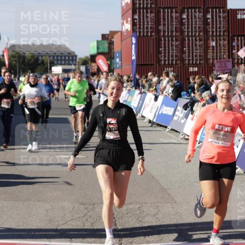 03.10.2025 - Köhlbrandbrückenlauf Jannik Wohlers http://msf.ph/oto/9096790 03.10.2025 13:21:09 Ziel 4393, 4601, 4680, 4749, 4846, 5265, 5363, 5450, 5618, 5746, 5878, 5882, 5883, 6262, 6282, 6296, 6602, 6645, 6646, 6648, 6650, 6756 meine-sportfotos.de