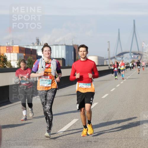03.10.2025 - Köhlbrandbrückenlauf Jannik Wohlers http://msf.ph/oto/9096797 03.10.2025 10:17:24 Position 3 3637, 3639 meine-sportfotos.de