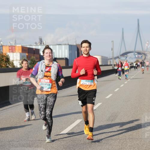 03.10.2025 - Köhlbrandbrückenlauf Jannik Wohlers http://msf.ph/oto/9096801 03.10.2025 10:17:24 Position 3 3637, 3639 meine-sportfotos.de