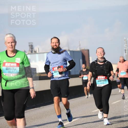 03.10.2025 - Köhlbrandbrückenlauf Jannik Wohlers http://msf.ph/oto/9096831 03.10.2025 10:15:14 Position 3 3621, 195, 2238 meine-sportfotos.de