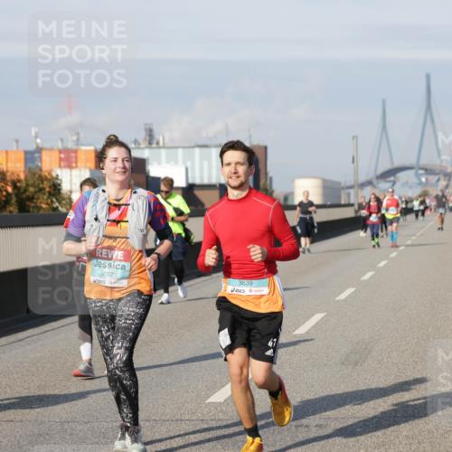 03.10.2025 - Köhlbrandbrückenlauf Jannik Wohlers http://msf.ph/oto/9096841 03.10.2025 10:17:24 Position 3 3637, 3639 meine-sportfotos.de