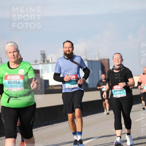 03.10.2025 - Köhlbrandbrückenlauf Jannik Wohlers http://msf.ph/oto/9096844 03.10.2025 10:15:14 Position 3 3621, 1958, 2238 meine-sportfotos.de