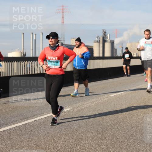 03.10.2025 - Köhlbrandbrückenlauf Lena Gebhardt http://msf.ph/oto/9096849 03.10.2025 10:10:06 Position 2 2576 meine-sportfotos.de