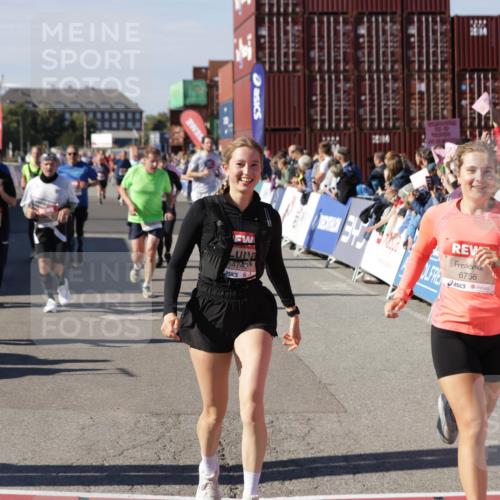 03.10.2025 - Köhlbrandbrückenlauf Jannik Wohlers http://msf.ph/oto/9096855 03.10.2025 13:21:09 Ziel 4393, 4601, 4680, 4749, 4846, 5265, 5363, 5450, 5618, 5746, 5878, 5882, 5883, 6262, 6282, 6296, 6602, 6645, 6646, 6648, 6650, 6756 meine-sportfotos.de