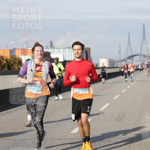 03.10.2025 - Köhlbrandbrückenlauf Jannik Wohlers http://msf.ph/oto/9096859 03.10.2025 10:17:25 Position 3 3637, 3639 meine-sportfotos.de