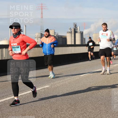 03.10.2025 - Köhlbrandbrückenlauf Lena Gebhardt http://msf.ph/oto/9096869 03.10.2025 10:10:06 Position 2 2576 meine-sportfotos.de