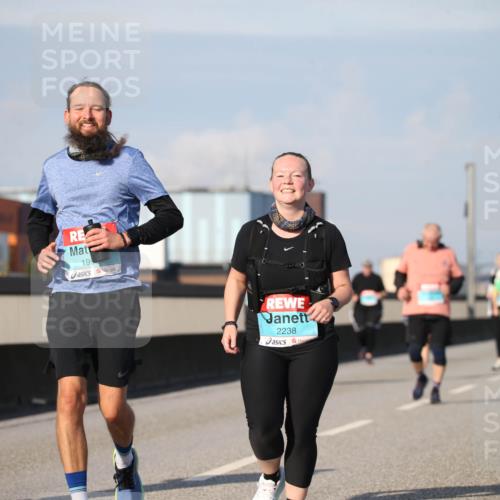 03.10.2025 - Köhlbrandbrückenlauf Jannik Wohlers http://msf.ph/oto/9096872 03.10.2025 10:15:16 Position 3 13, 19, 2238 meine-sportfotos.de
