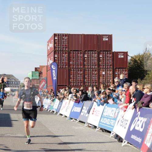 03.10.2025 - Köhlbrandbrückenlauf Jannik Wohlers http://msf.ph/oto/9096873 03.10.2025 12:55:44 Ziel 4001, 4104, 4594, 6100, 6480, 6762 meine-sportfotos.de