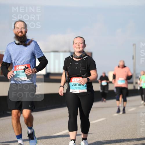 03.10.2025 - Köhlbrandbrückenlauf Jannik Wohlers http://msf.ph/oto/9096876 03.10.2025 10:15:16 Position 3 1958, 3, 2238 meine-sportfotos.de